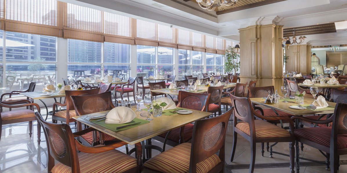 Dining & Facilities